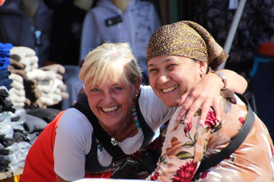 Ueberall freundliche Menschen, hier eine Marktfrau am "Rinok" dem groessten Markt von Irkutsk