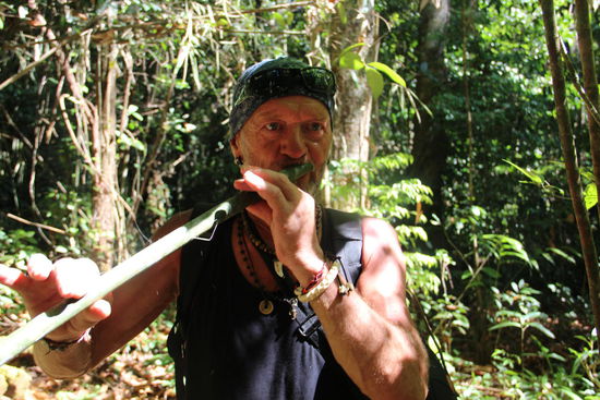 gar nicht so einfach so einem Bambusrohr nen Ton zu entlocken