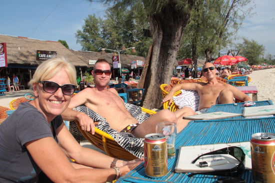 mit Marcel und Andre' am Strand von Sihanoukville....ne, schnell weg hier......