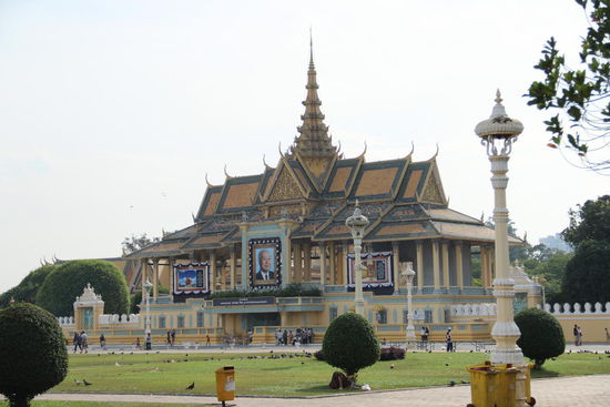 der Königspalast in Trauer...