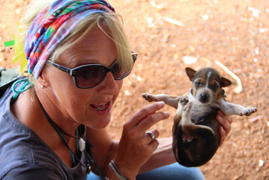 ...och Kinder, was soll ich denn mit dem Hündchen, der ist doch bei euch besser aufgehoben...