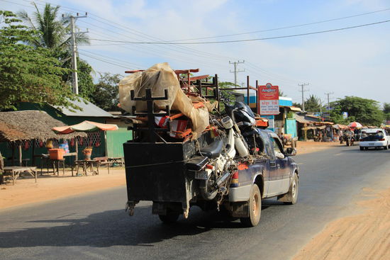 man weiß gar nicht so recht, was und wohin sie alles transporten