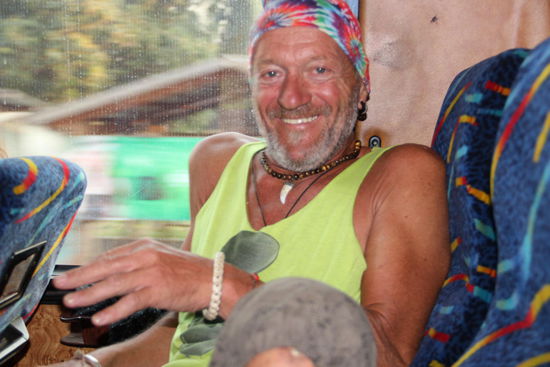 und dann fahren wir mal wieder 
und dann fahren wir mal wieder Bus.....