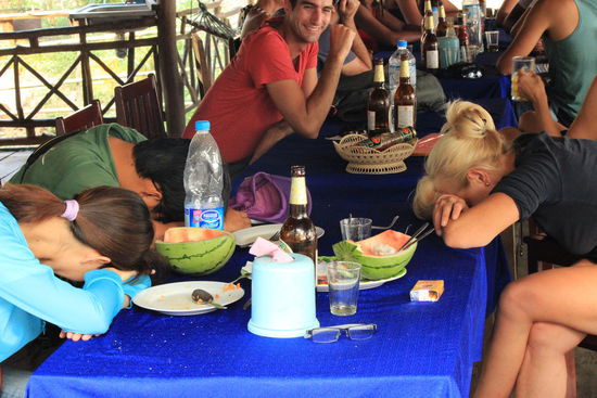 das ist alles soooooaufregend....aber nicht ich war hundemüde, vielleicht war etwas in der Melone.....???????