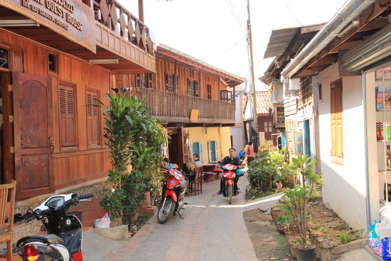 enge Gassen zieren das Altstadtbild von Luang Prabang