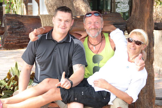 "Kullum" sagte Kjo zum Walter und meinte damit Onkel, es klang sehr niedlich aus ihrem Mund......