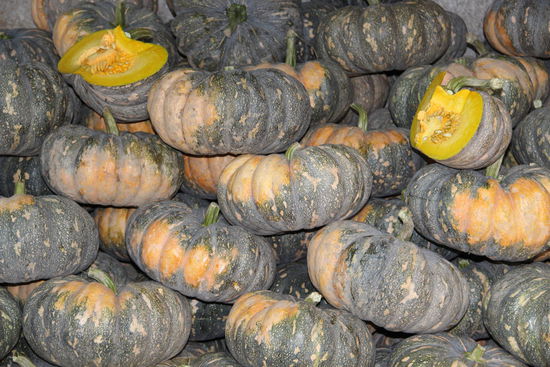 Marktimpressionen: Kürbis ist in Asien ein beliebtes Gemüse...