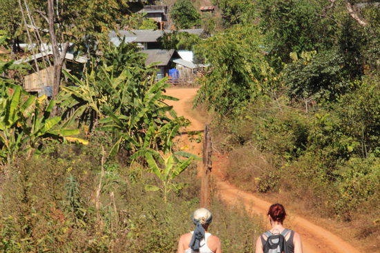 es war bluatig heiß und der Weg war lang, doch die neugier überragte all die Plagen...