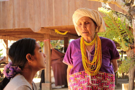 Mutter- Tochter- Gespräch, oder ein Plausch nach dem Mittagessen...