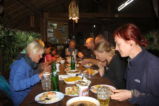 Das "Lisu- Dinner", essen mit und in der Familie, war jeden Abend ein Highlight....