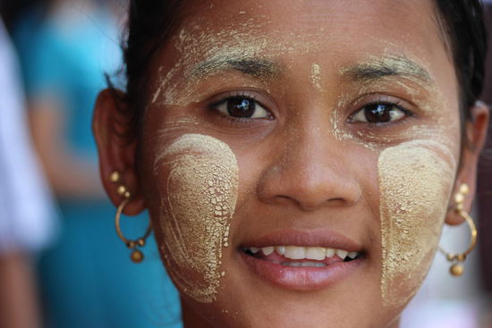 Schönheitssymbol, die "Thanakapaste"