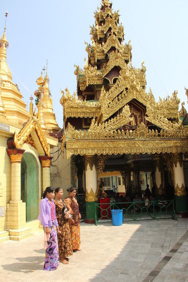 ...nirgends in Asien ist der Buddhismus näher als in Myanmar