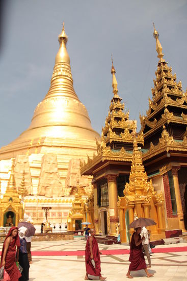 ...entspannendes Treiben an Tausend Stupas und Tempeln...