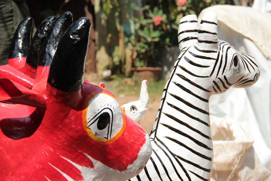 heilige Tiere aus Pappmache`