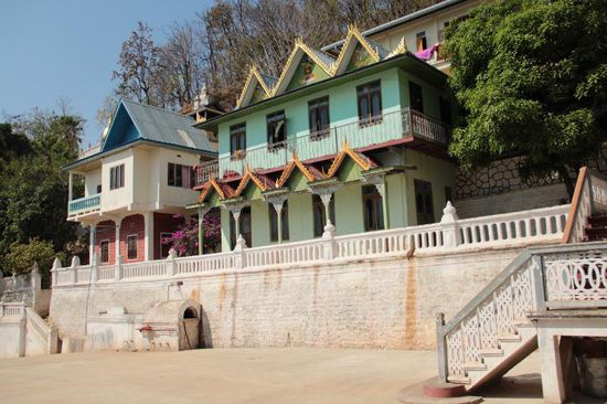 ...wunderschönes Waldkloster