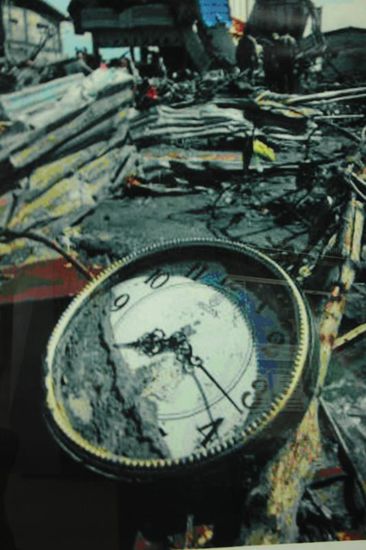 nur 15 Minuten hat es gedauert, bis die Stadt in Schutt und Schlamm lag