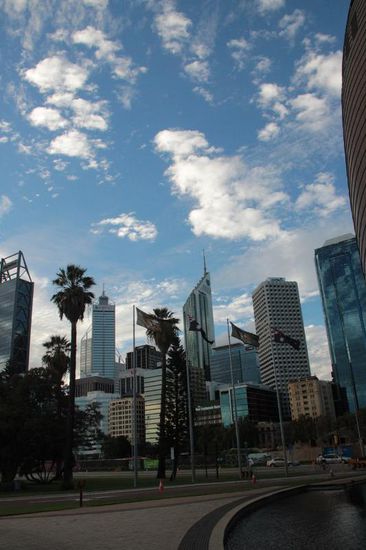 sie ist nicht so riesig, wie sie wirkt....die Skyline...