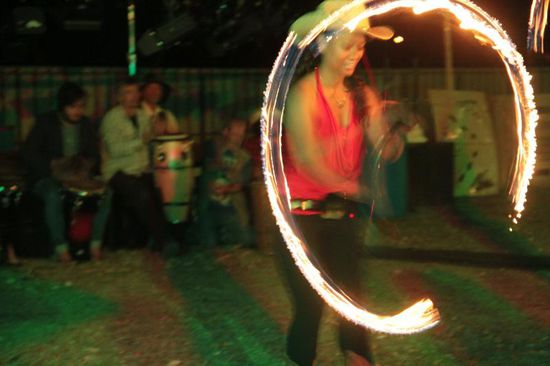 später trommelt Walter noch zu den Feuerschwingern.....