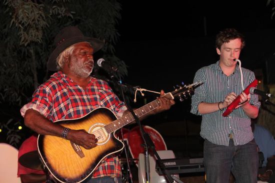 Aborigines lieben Country- Musik....