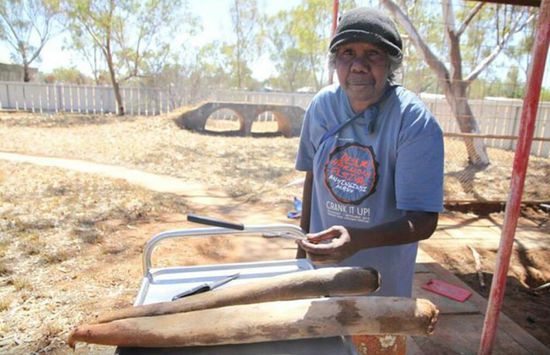....und dann gibt es gegrillten Kängeruhschwanz.....