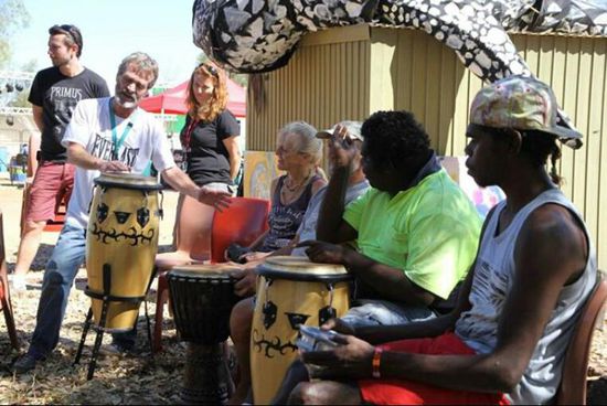 Paul stellt uns vor allem seinen Schülern vor.....