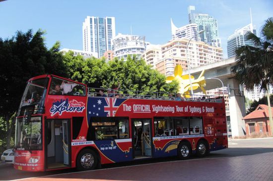 ...oben ohne  "Darling Harbour"