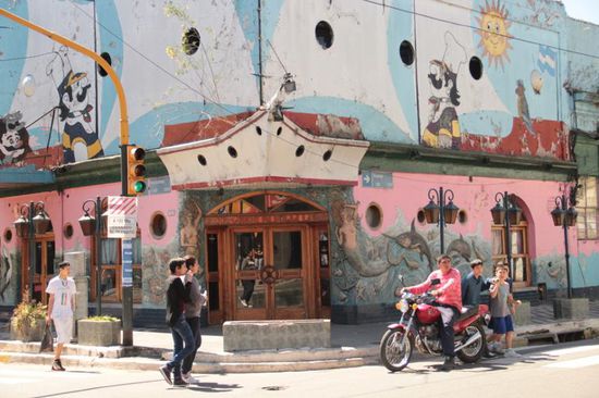 bunt und fröhlich, so hatten wir uns Südamerika vorgestellt...