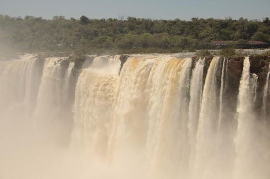 endlich mal ein richtiger Wasserfall, wie aus dem Bilderbuch....