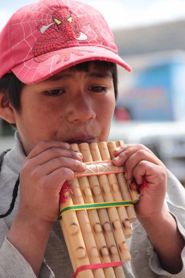 auch er möchte ein paar Soles verdienen und er spielt wirklich gut!