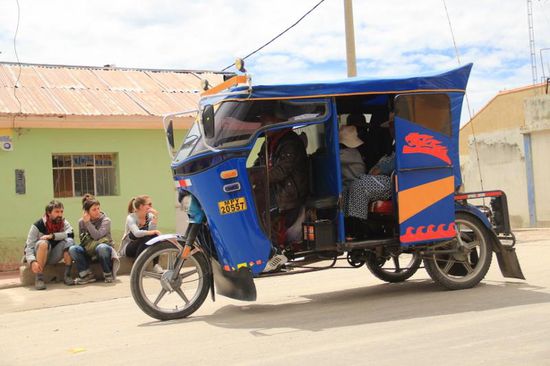 ...erste Veränderung: hier gibt es wieder "Tuk- Tuks"