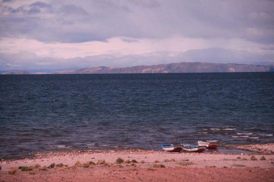 ...irgendwie flacher ist der See hier...