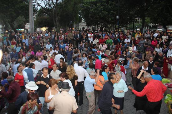 Volkstanz am Abend...