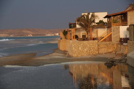 ...die Häuser schmiegen sich wundervoll ans Ufer