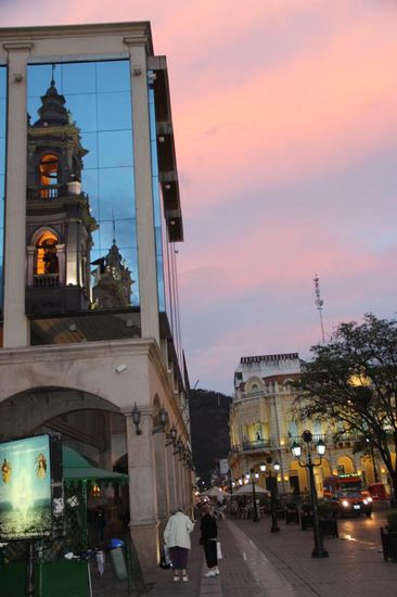 Kirchturm im Spiegel der Neuzeit...