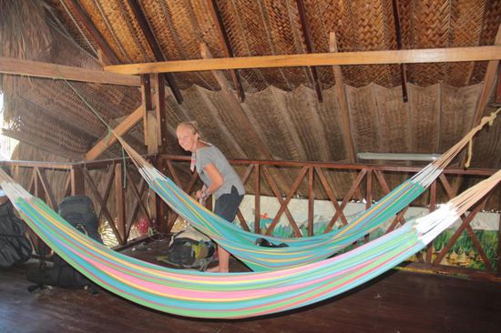 ...und beziehen diesmal unsere Hängematten...