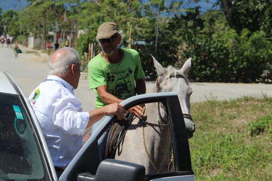 Verkaufsverhandlung mitten auf der Straße...
