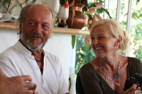 Walter wirkt in diesem"Kostüm" wesentlich steifer.....