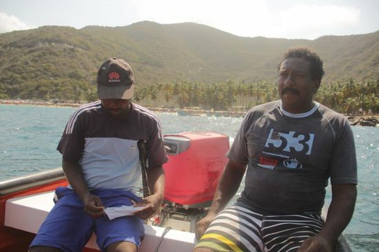 zwei Fischer bringen uns zu einem uns unbekannten Ziel...