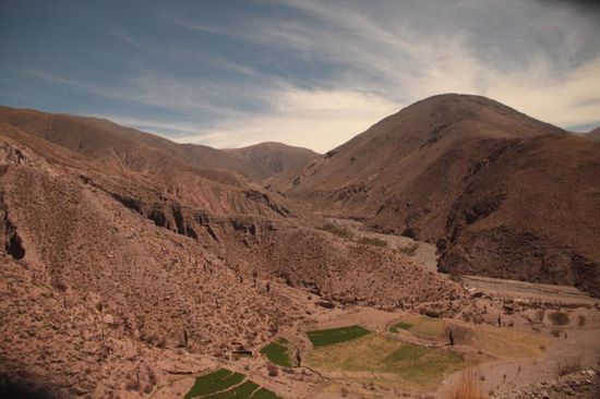 jedes Wasserloch wird in den Anden zum Anbau genutzt...