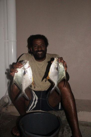 ...und mancher fängt auch was....na also, geht doch Jungs, das Dinner ist sicher!