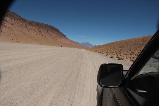 zuerst auf Sandpisten....