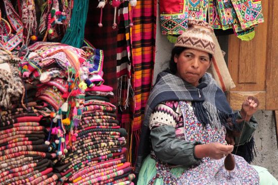 strenge Stoffverkäuferin