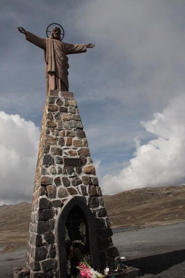 ...manchmal sollte ich vorher beten, vielleicht hätte er mir etwas Vorsicht ins Ohr geflüstert....ich meine, er steht ja nicht umsonst da!