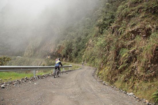 ....gehts weiter auf der eigendlichen "Deathroad"