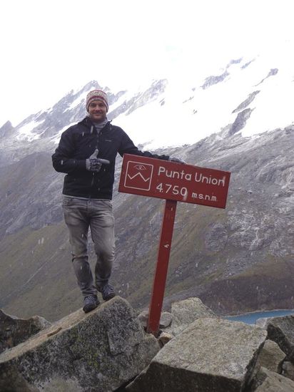 Oh oh... Wetterumschwung - umziehen, Einzelpose für FB und dann schnell los  vom Abstieg bis zum Camp gibts keine Fotos mehr - das Wetter war einfach zu schlecht...