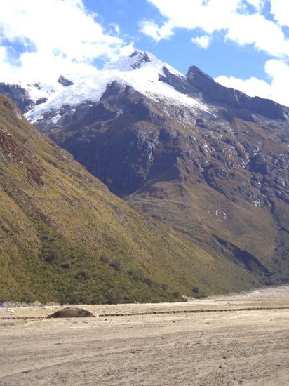 Ich glaube, das ist der Alpamayo (5'947 m), bin mir aber ehrlich gesagt nicht mehr sicher