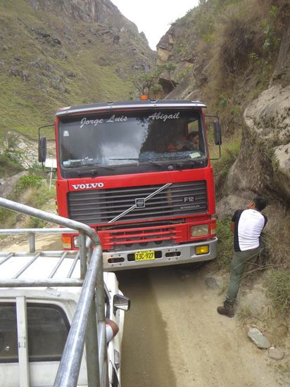 So standen wir eine ganze Weile bis endlich einer nachgegeben und den Rückwärtsgang eingelegt hat 