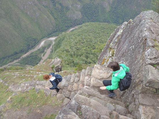 Jess und Stephanie beim Abstieg...