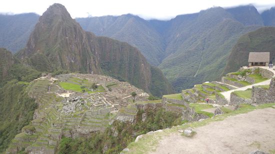 Blick auf Machu Picchu auf dem Weg zur Inkabrücke...