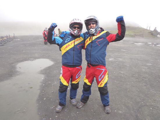 Jeremie und ich nachdem wir die Ausrüstung erhalten hatten